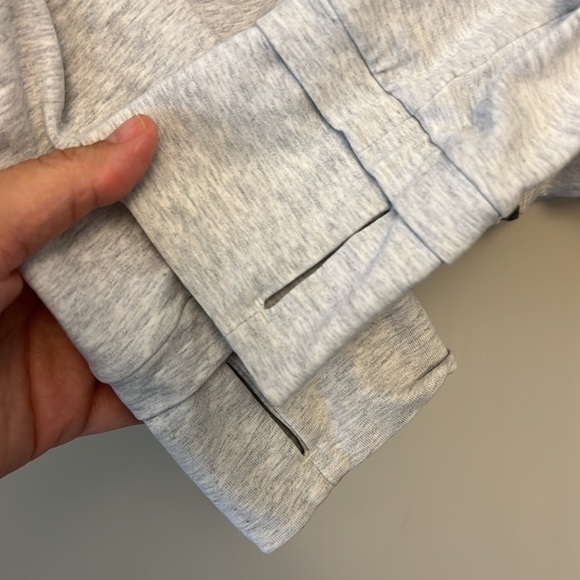 Lululemon Athletica Gray Zipper Sweater size 8 - Picture 2 of 5